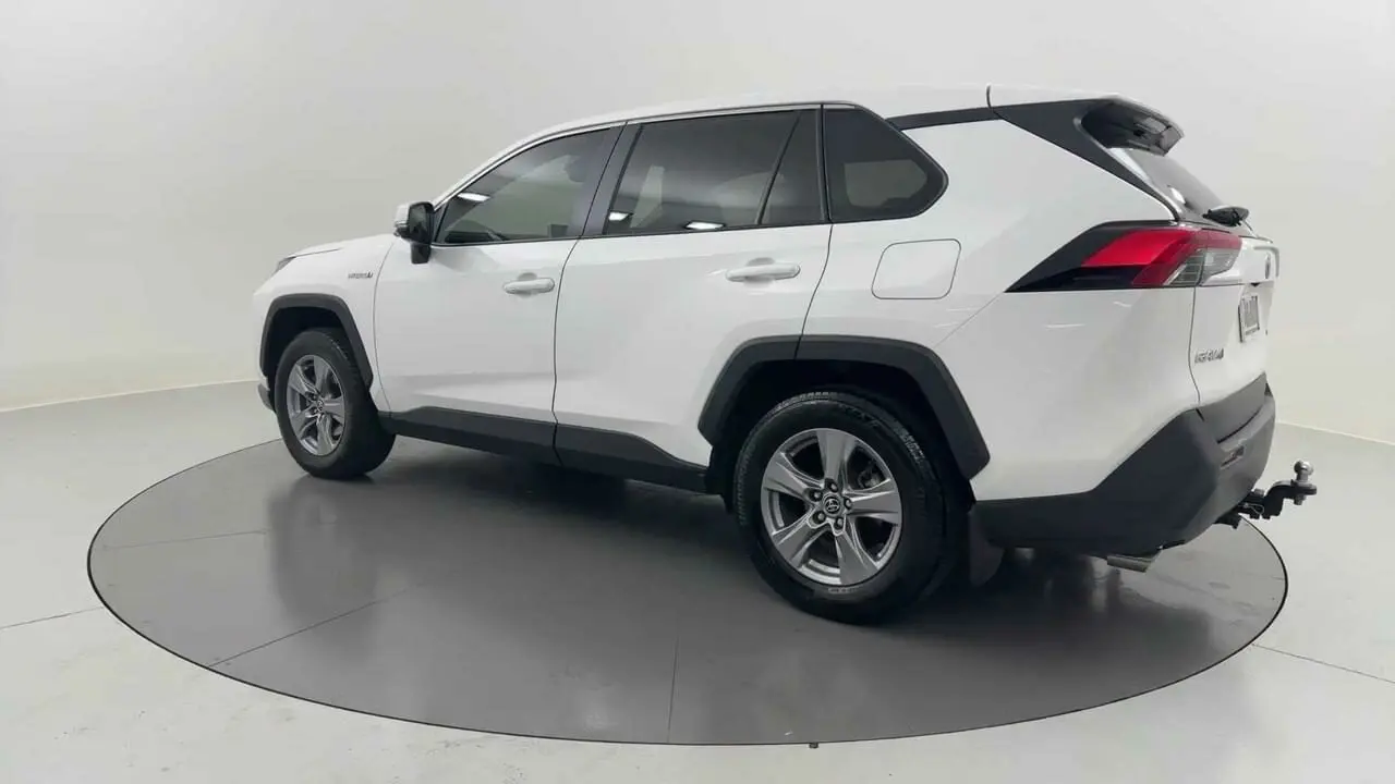 2022 Toyota RAV4 Gallery Image 3