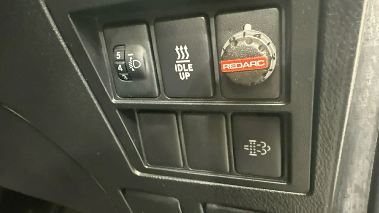 2020 Toyota Hilux Gallery Image 11
