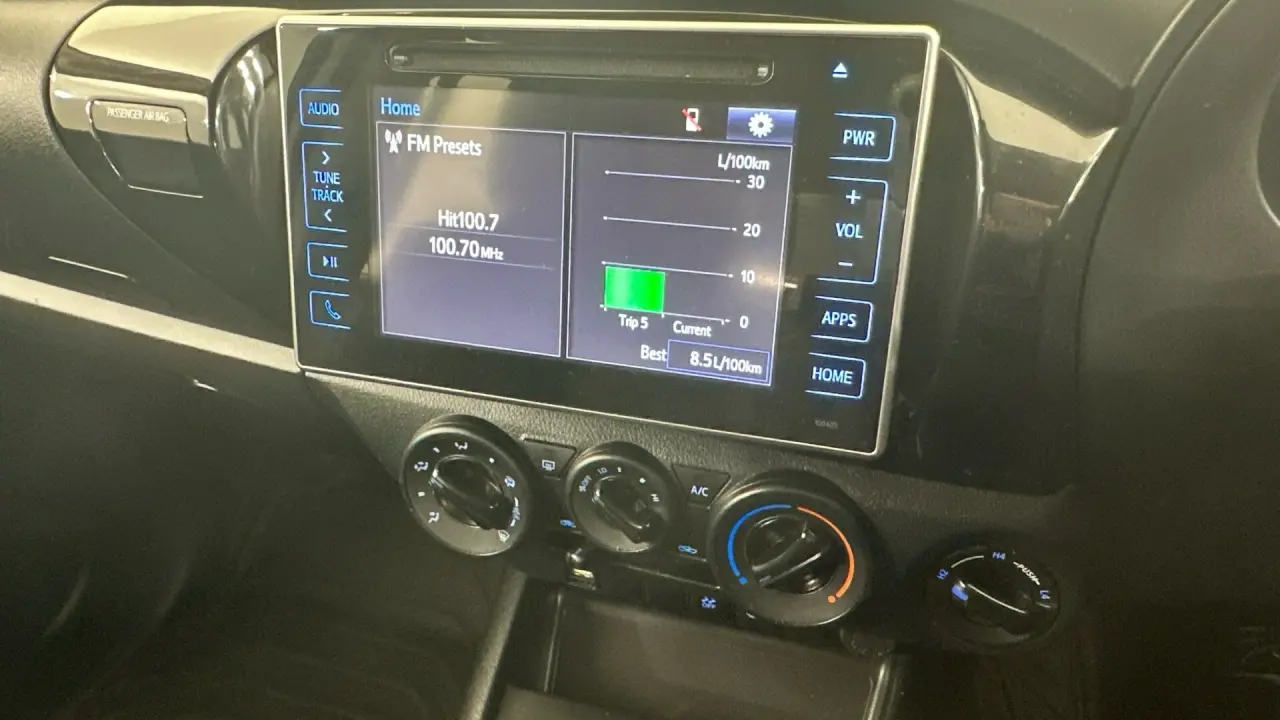 2020 Toyota Hilux Gallery Image 14