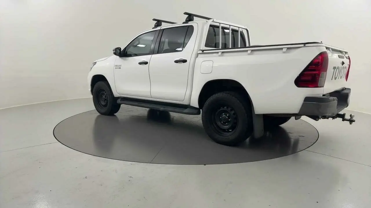 2020 Toyota Hilux Gallery Image 3
