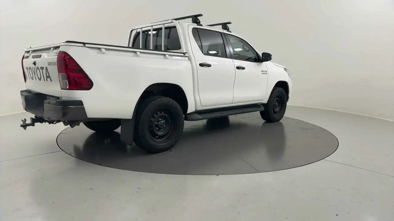 2020 Toyota Hilux Gallery Image 5