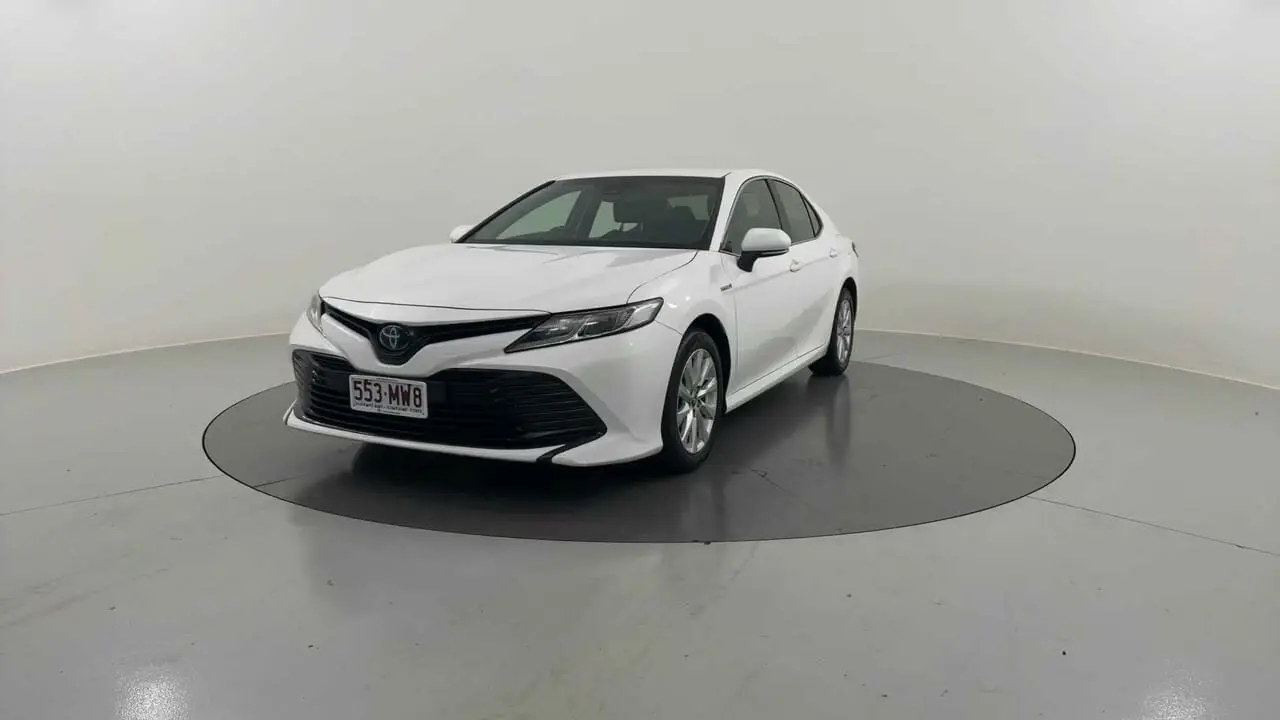 2019 Toyota Camry Gallery Image 1