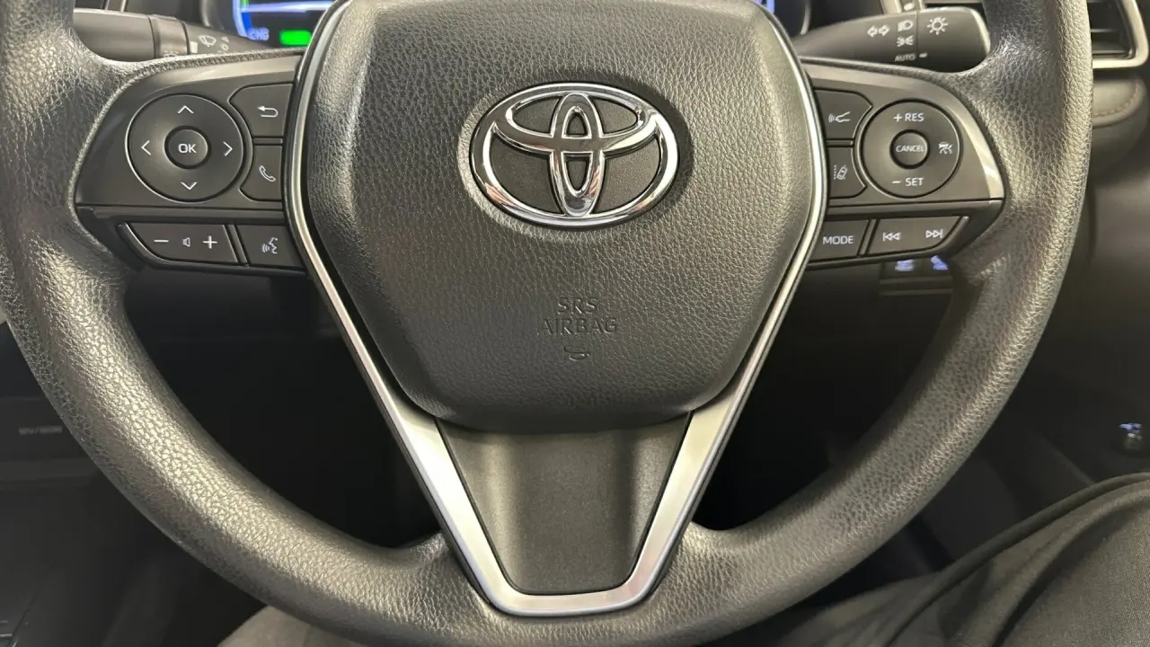 2019 Toyota Camry Gallery Image 10