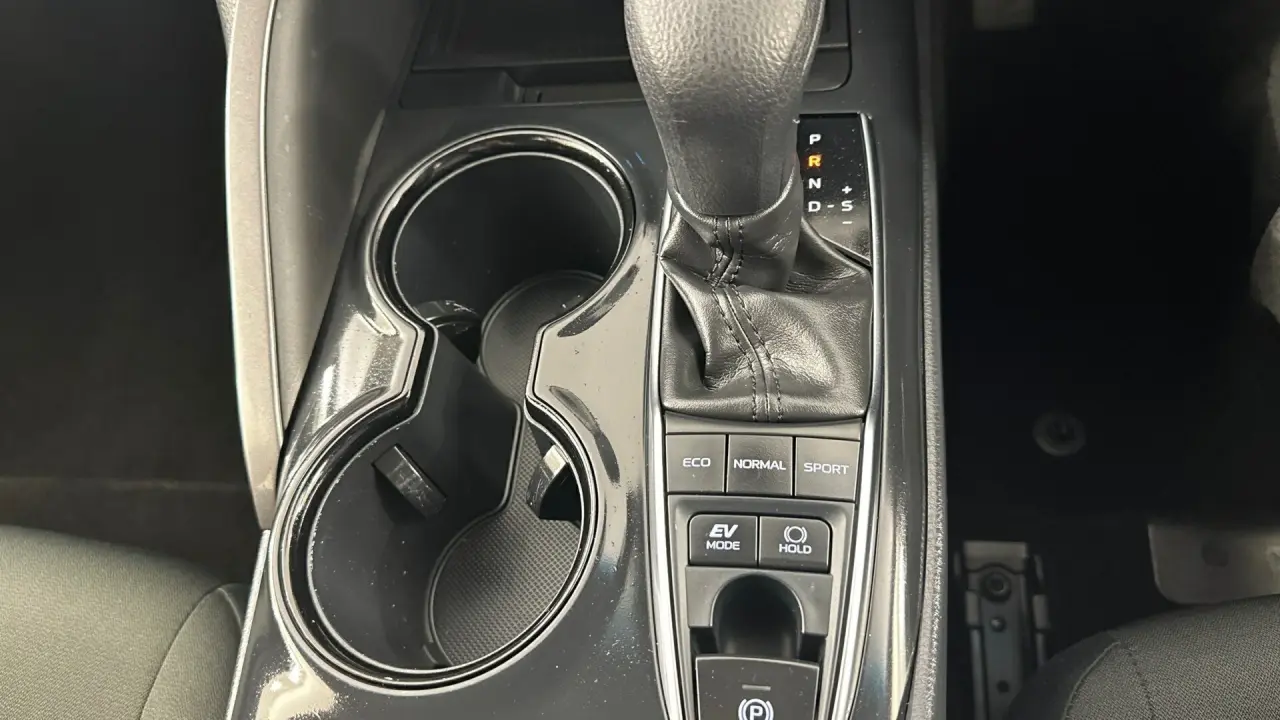 2019 Toyota Camry Gallery Image 13