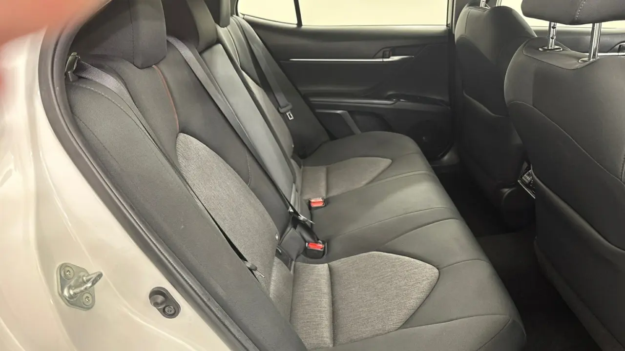 2019 Toyota Camry Gallery Image 15