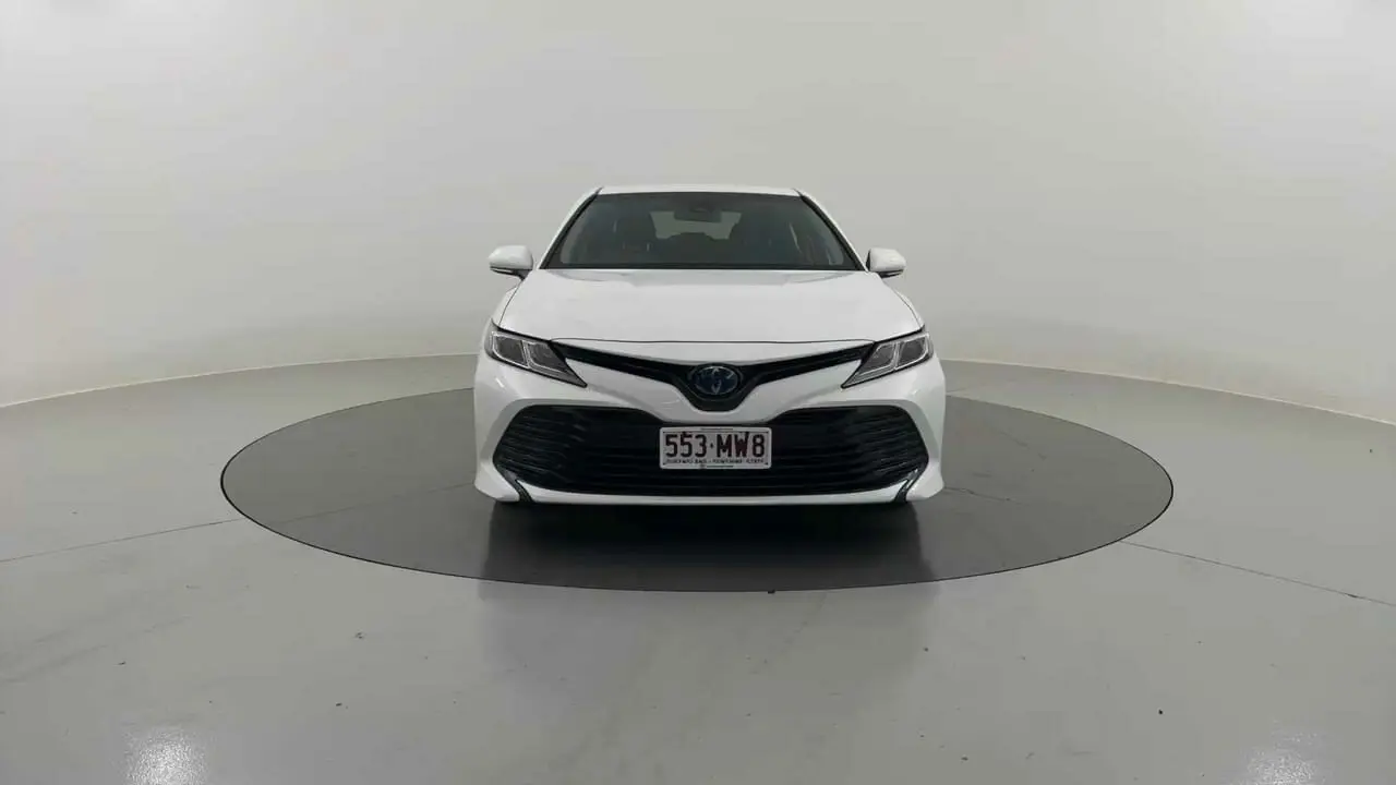 2019 Toyota Camry Gallery Image 4