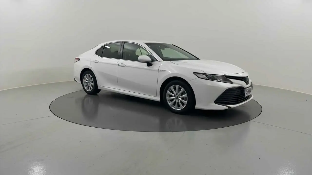 2019 Toyota Camry Gallery Image 8
