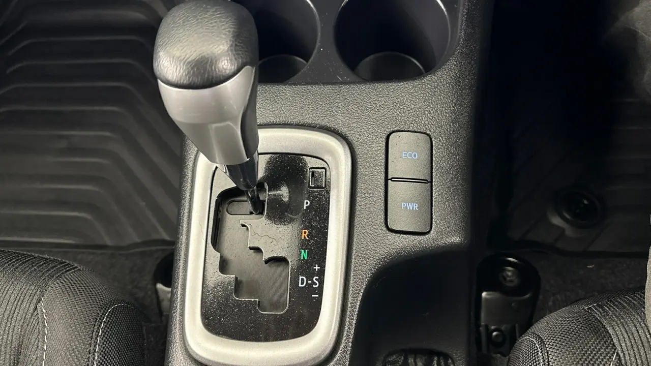 2022 Toyota Hilux Gallery Image 10