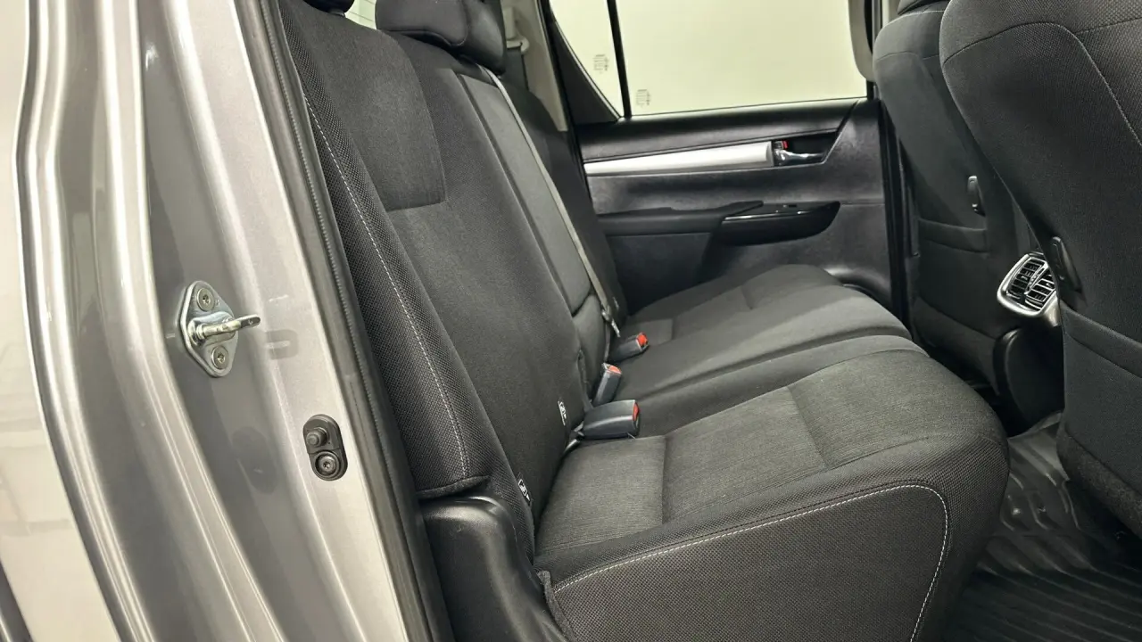 2022 Toyota Hilux Gallery Image 11