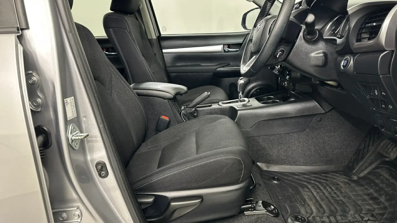 2022 Toyota Hilux Gallery Image 12