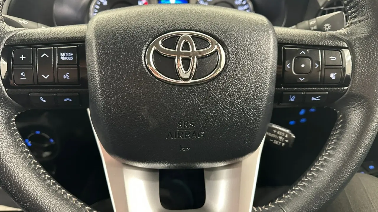 2022 Toyota Hilux Gallery Image 8