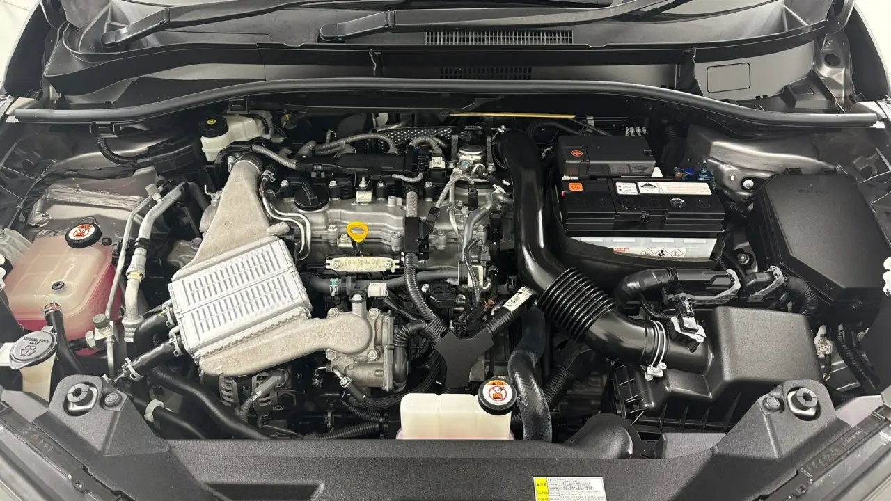 2017 Toyota C-HR Gallery Image 18