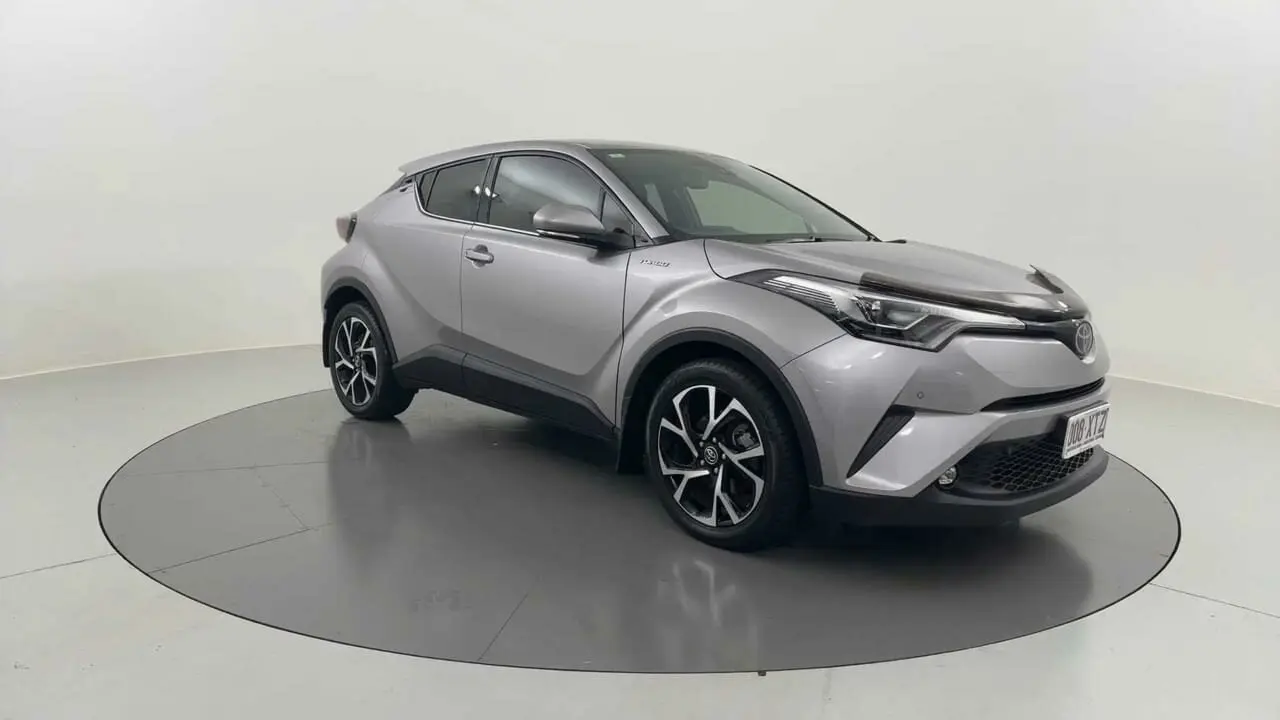 2017 Toyota C-HR Gallery Image 7
