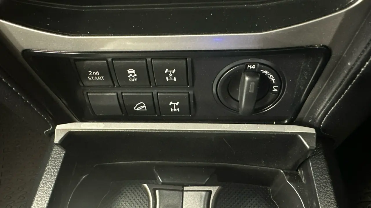 2021 Toyota Landcruiser Prado Gallery Image 15