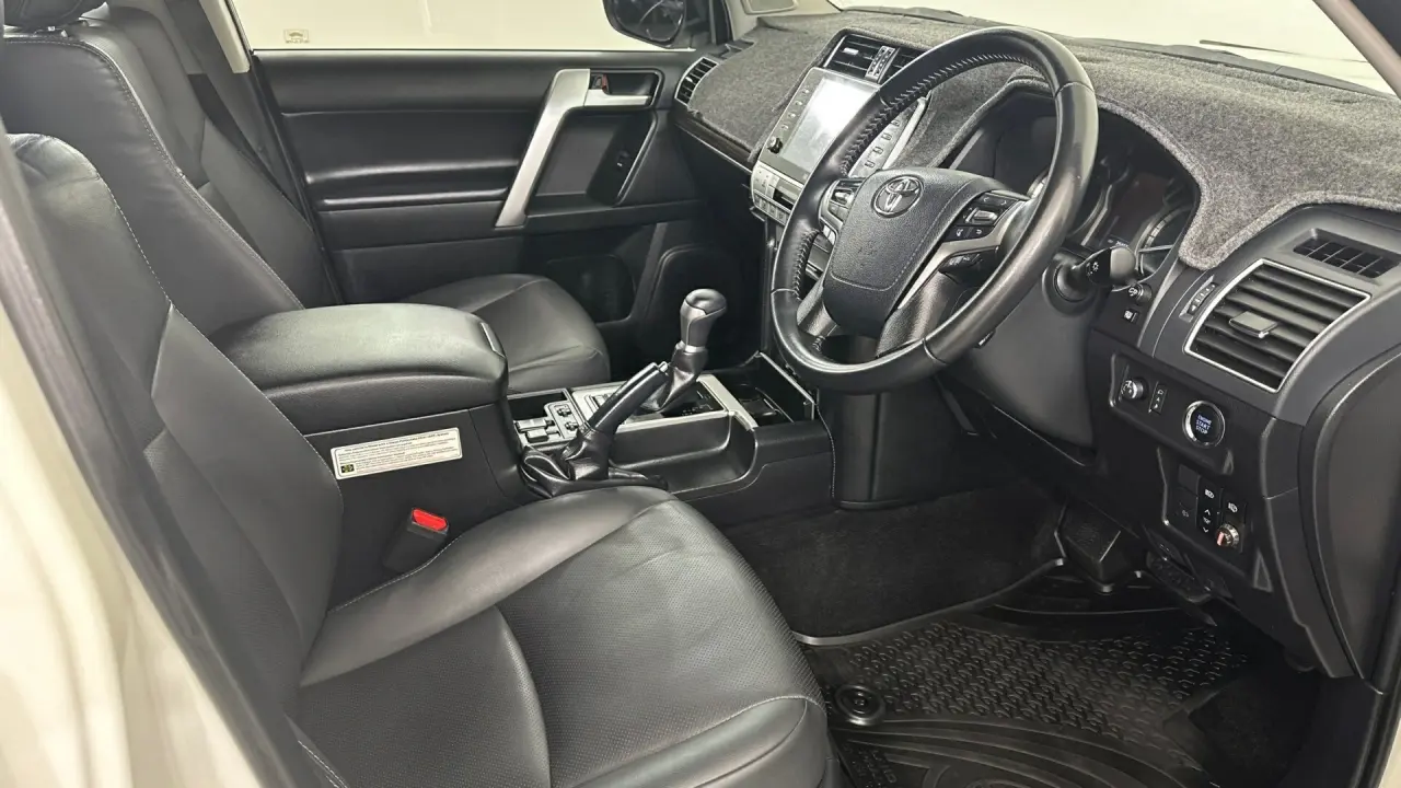 2021 Toyota Landcruiser Prado Gallery Image 17