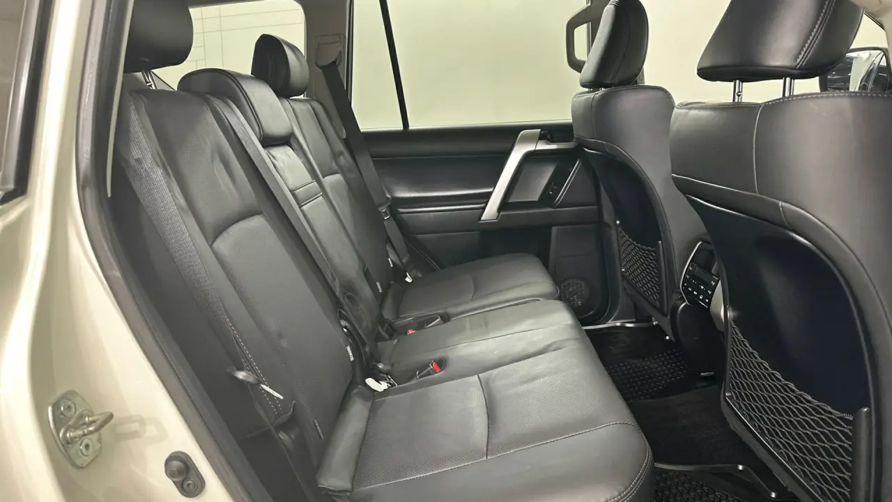2021 Toyota Landcruiser Prado Gallery Image 18