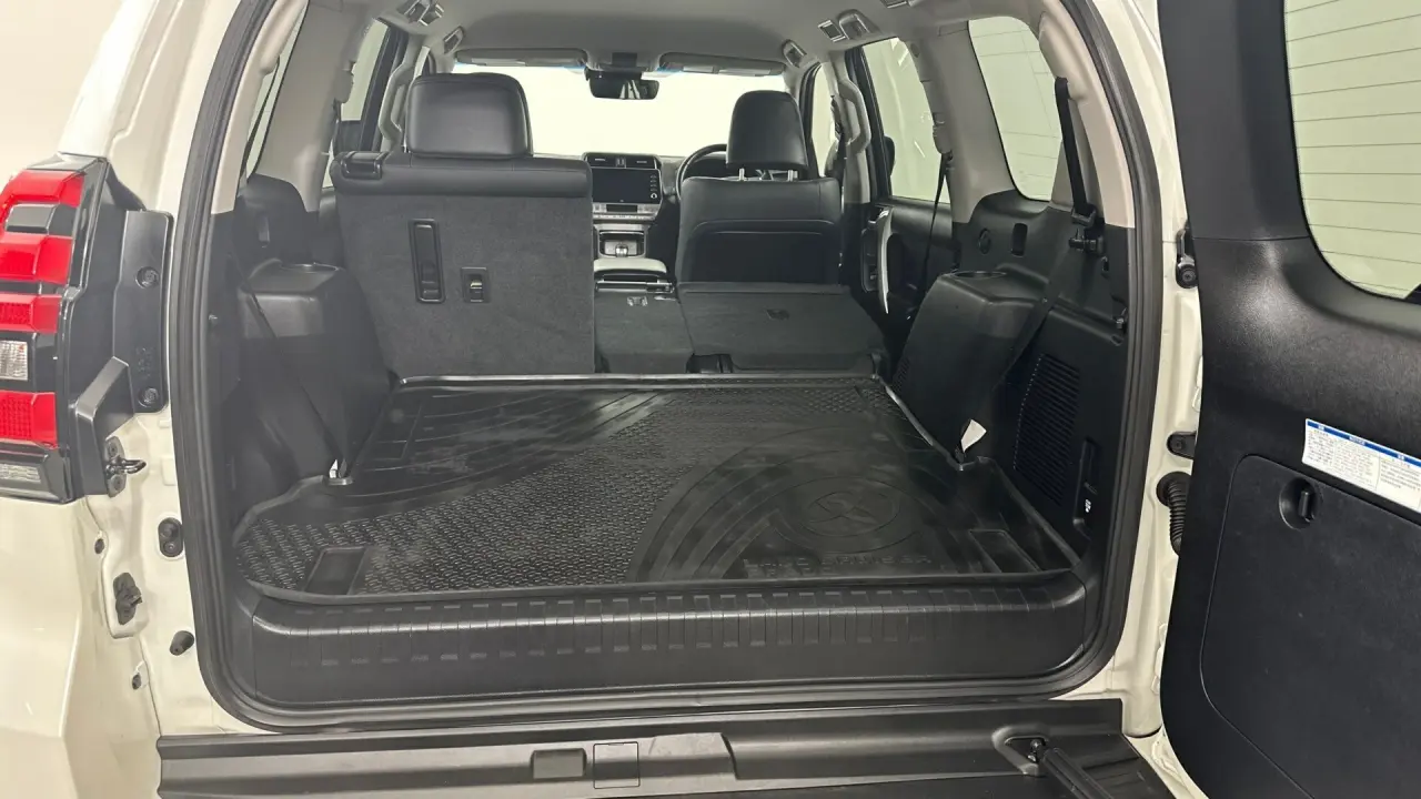2021 Toyota Landcruiser Prado Gallery Image 19