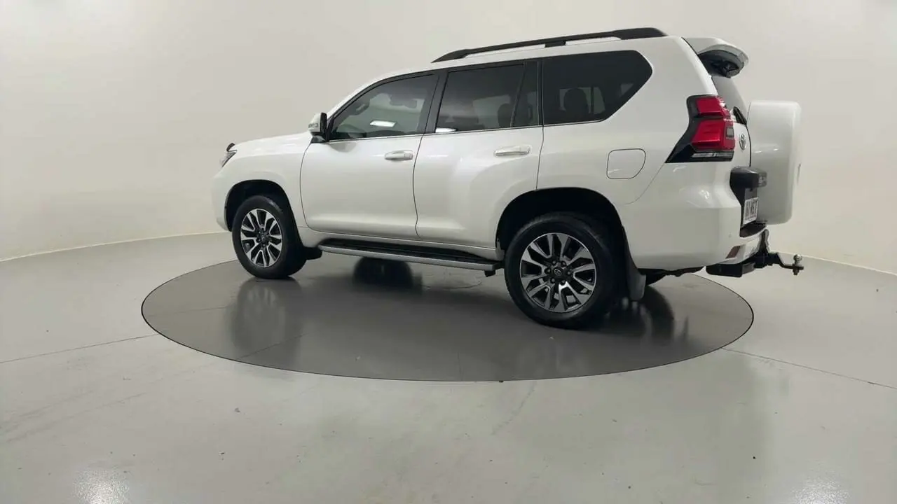 2021 Toyota Landcruiser Prado Gallery Image 3