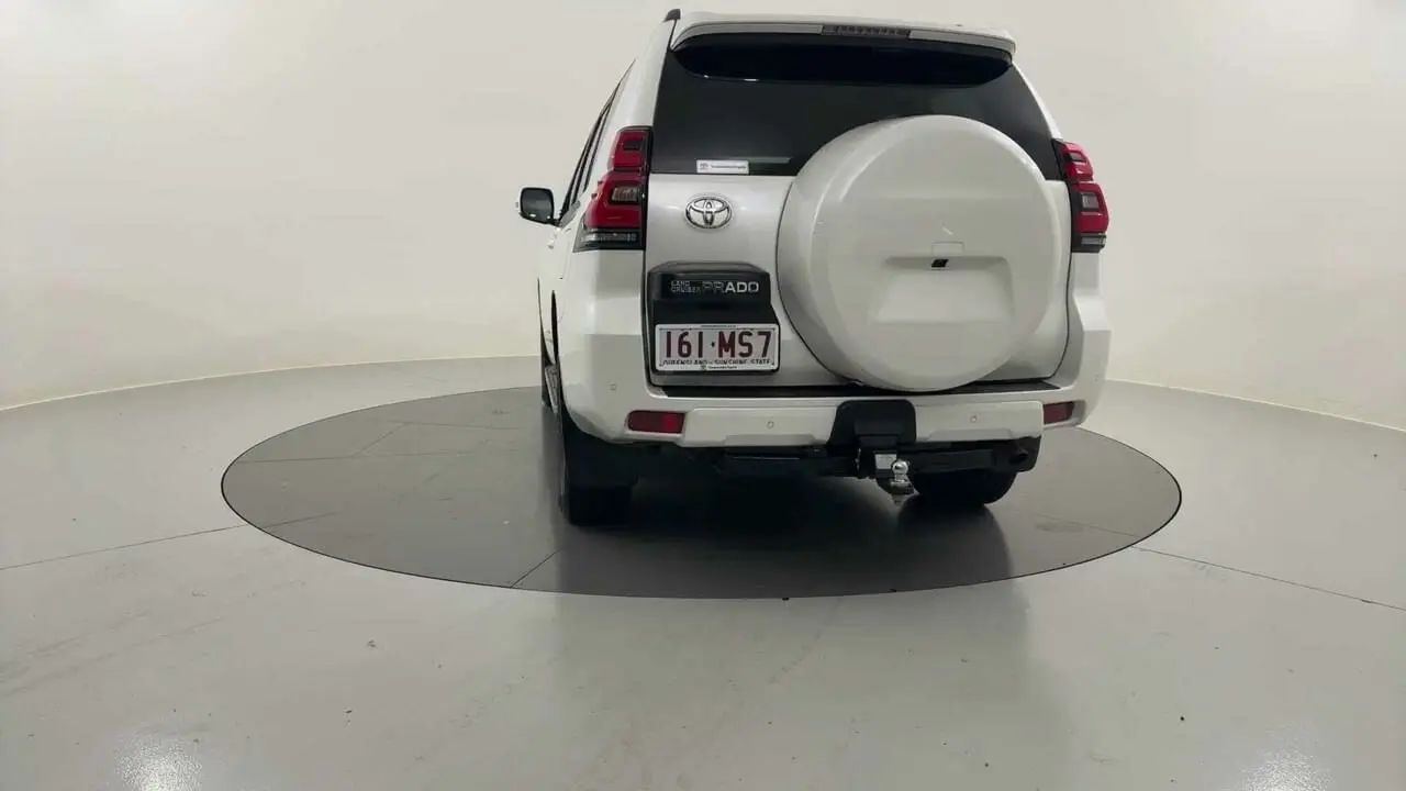 2021 Toyota Landcruiser Prado Gallery Image 4