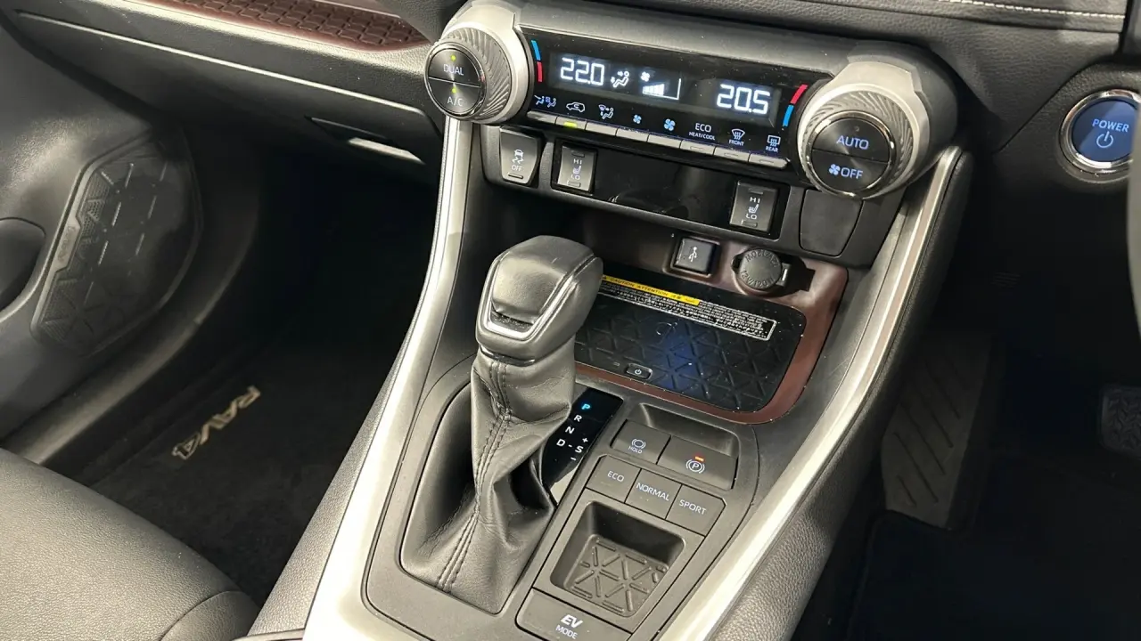 2021 Toyota RAV4 Gallery Image 13