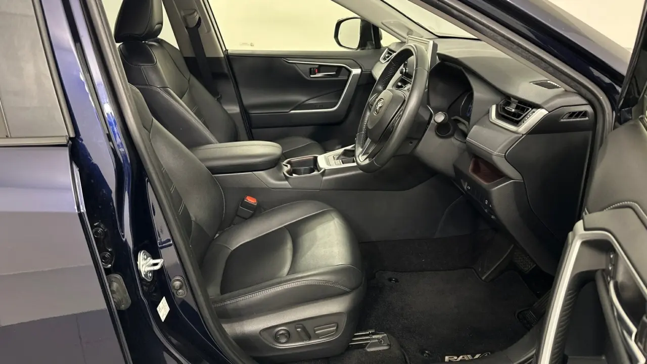 2021 Toyota RAV4 Gallery Image 15