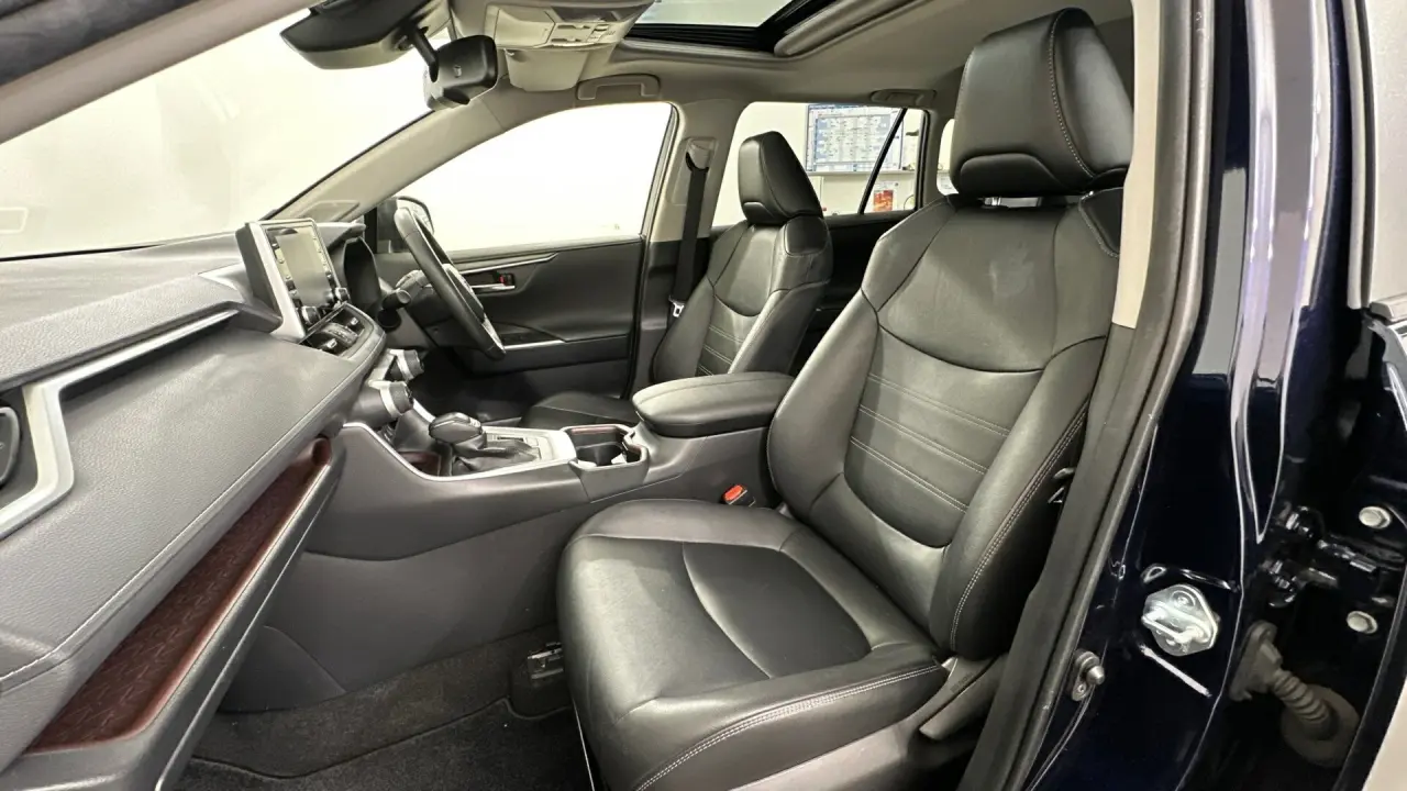 2021 Toyota RAV4 Gallery Image 17