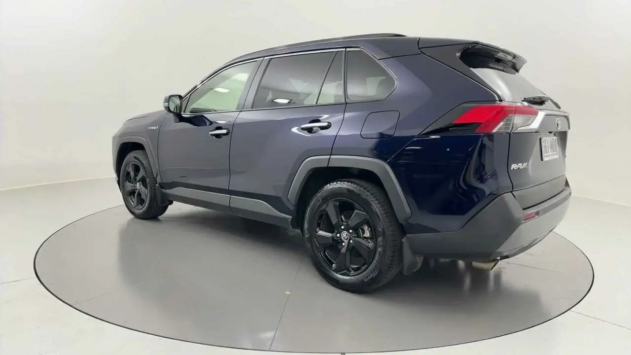 2021 Toyota RAV4 Gallery Image 3