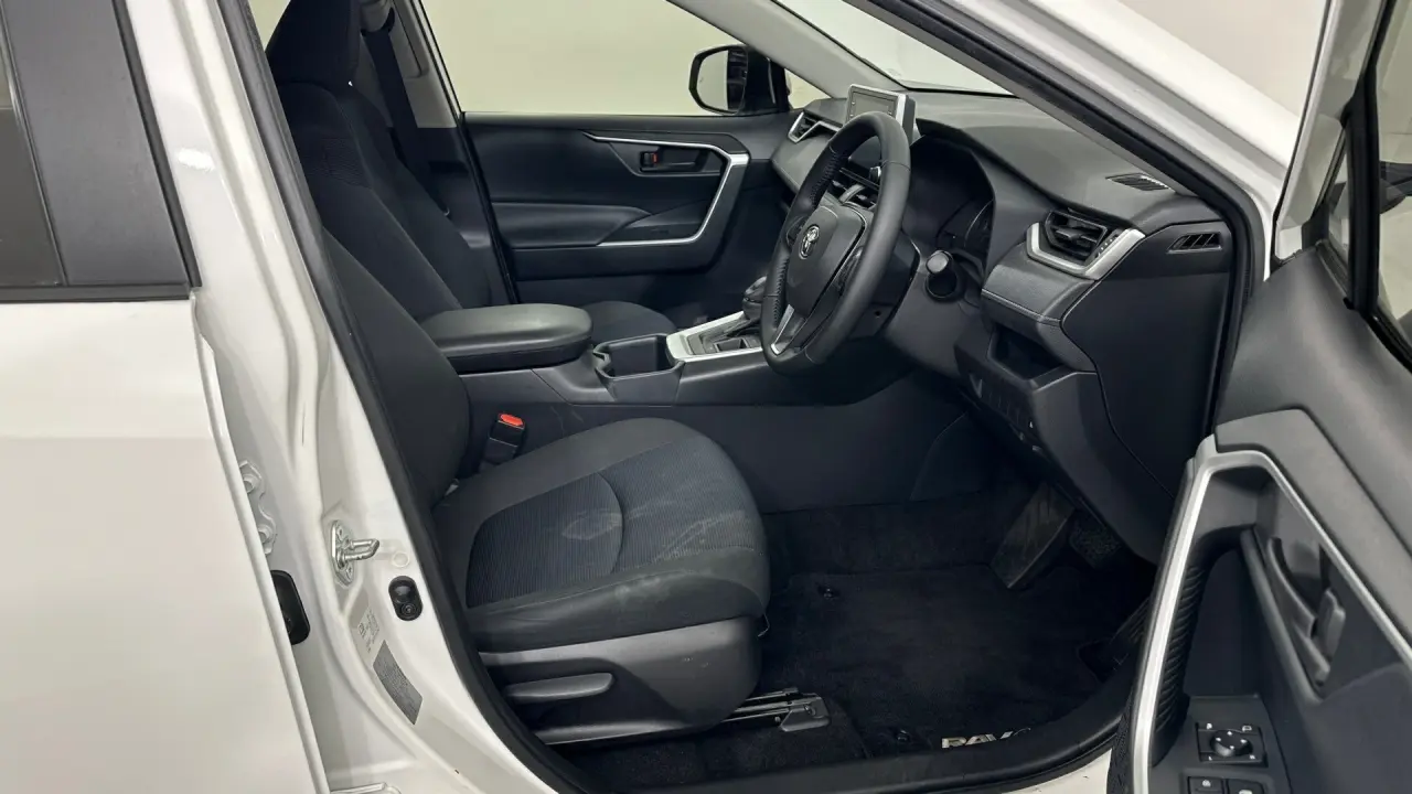 2022 Toyota RAV4 Gallery Image 10