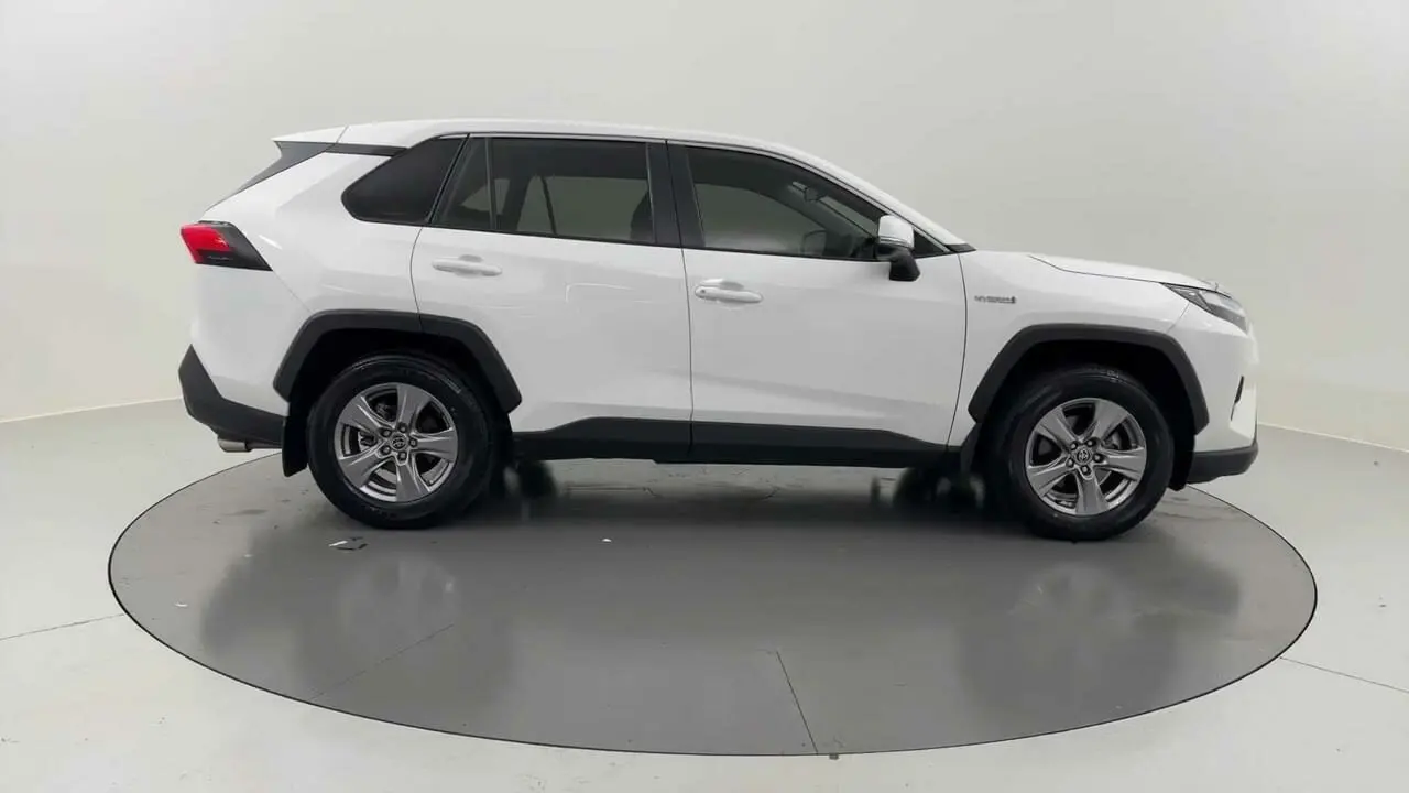 2022 Toyota RAV4 Gallery Image 6