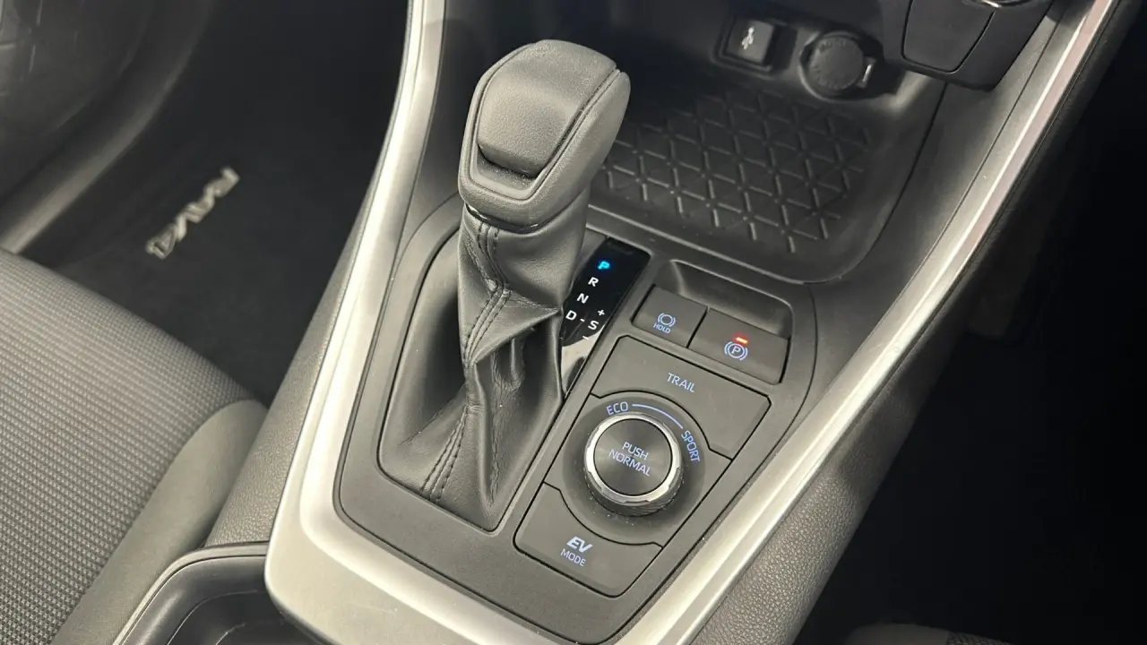 2020 Toyota RAV4 Gallery Image 11