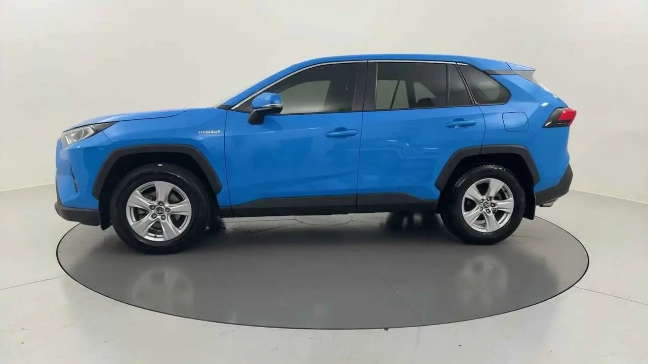 2020 Toyota RAV4 Gallery Image 2