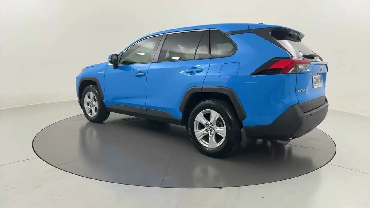 2020 Toyota RAV4 Gallery Image 3