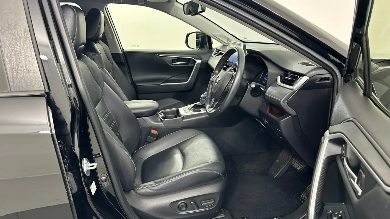 2020 Toyota RAV4 Gallery Image 14