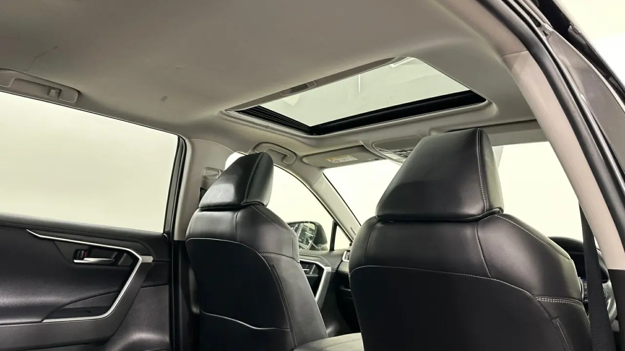 2020 Toyota RAV4 Gallery Image 18