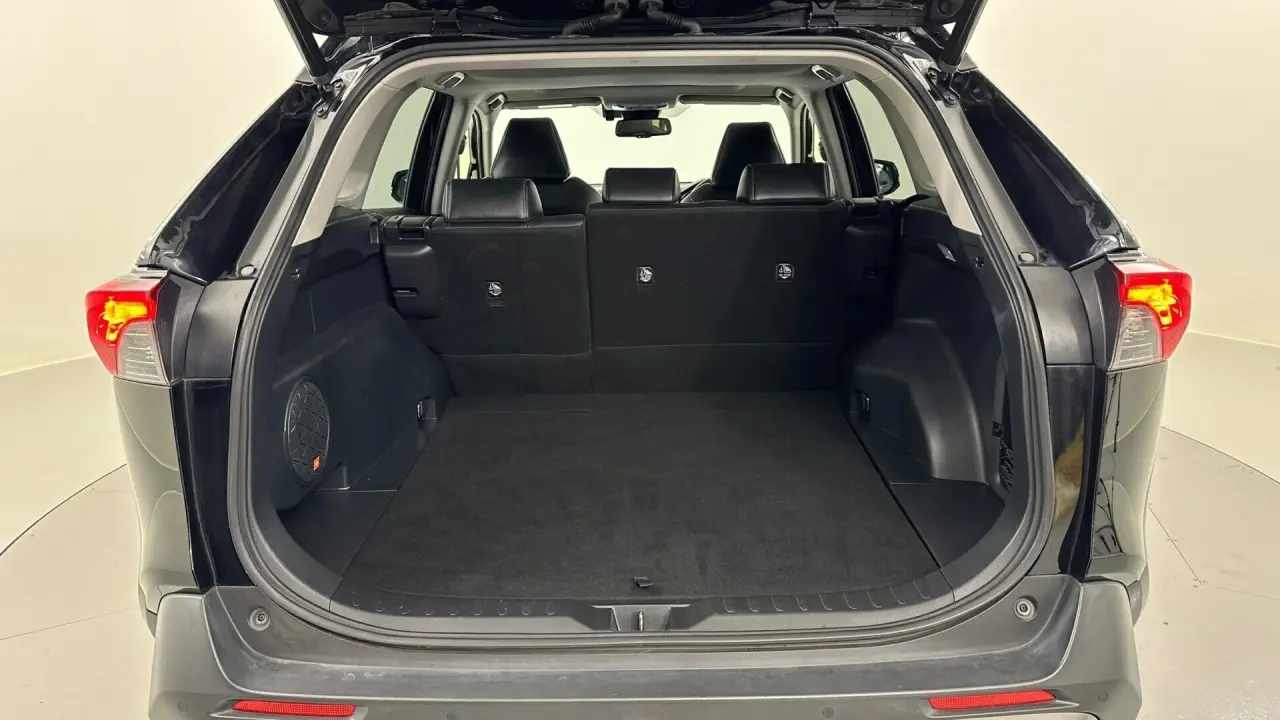 2020 Toyota RAV4 Gallery Image 19