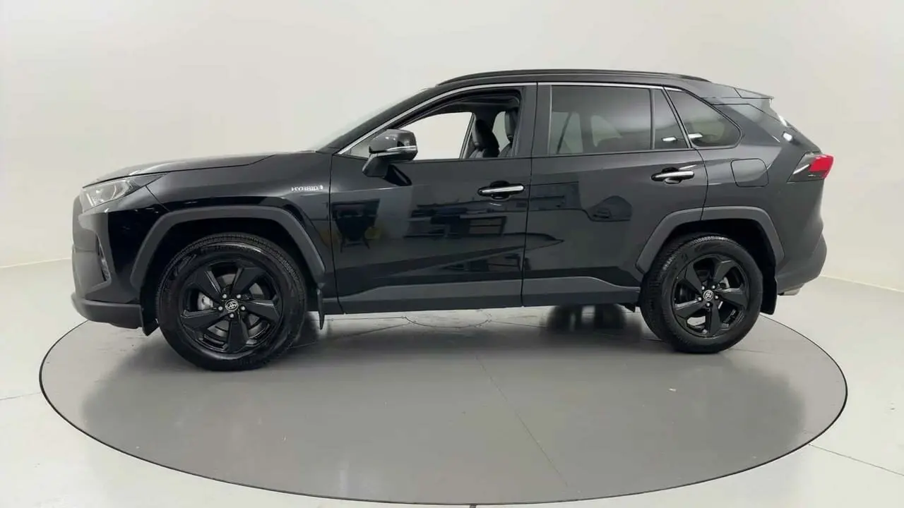 2020 Toyota RAV4 Gallery Image 2
