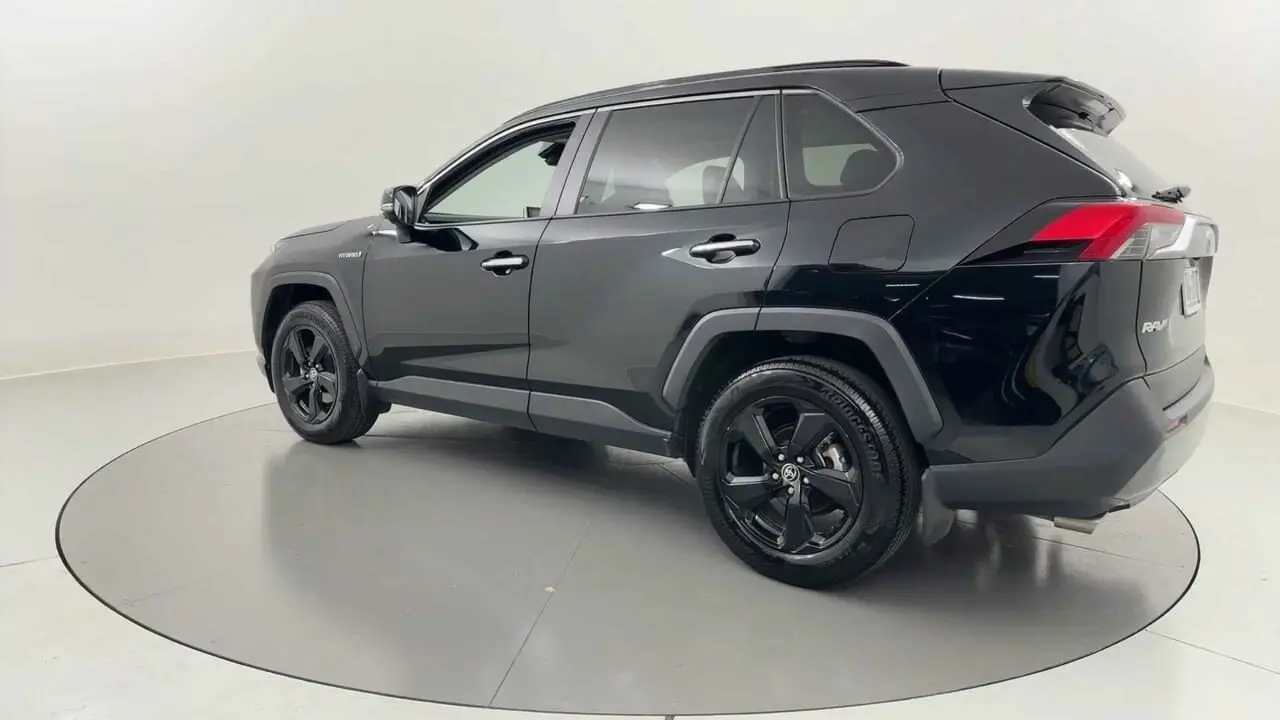 2020 Toyota RAV4 Gallery Image 3