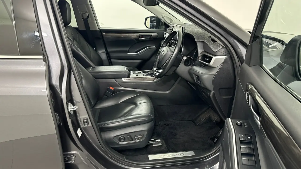 2021 Toyota Kluger Gallery Image 11