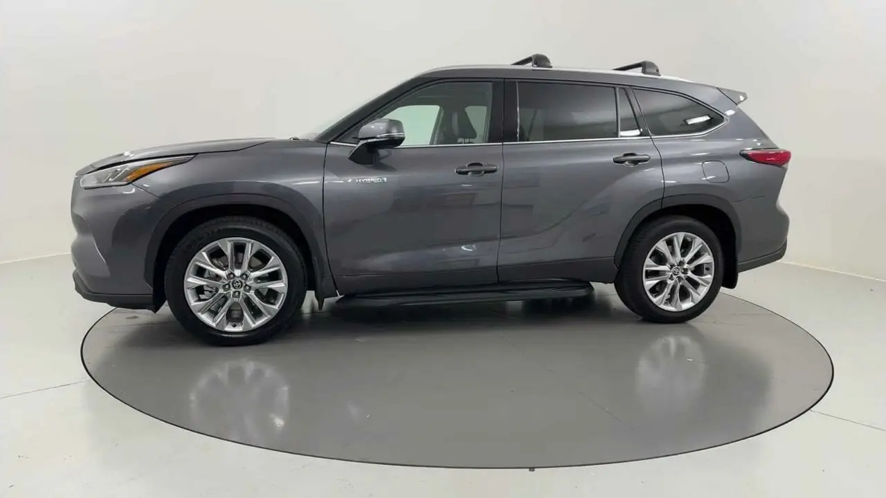2021 Toyota Kluger Gallery Image 2