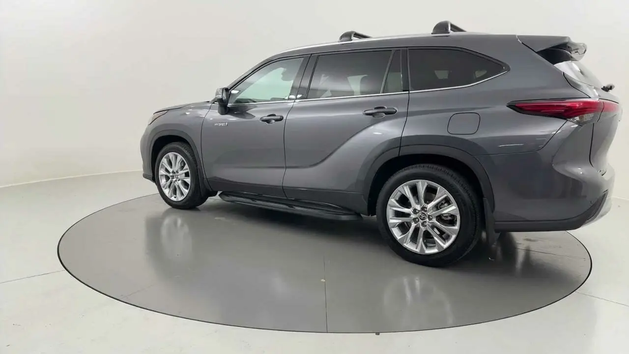 2021 Toyota Kluger Gallery Image 3