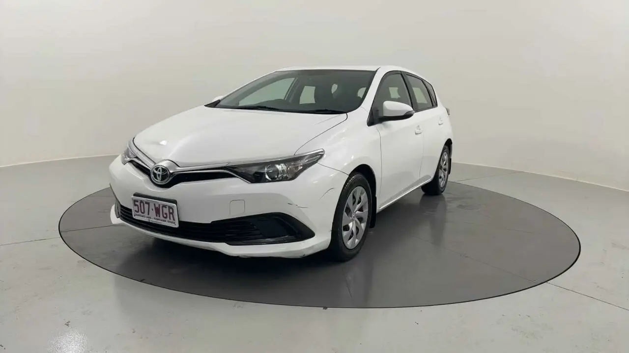 2015 Toyota Corolla Gallery Image 1