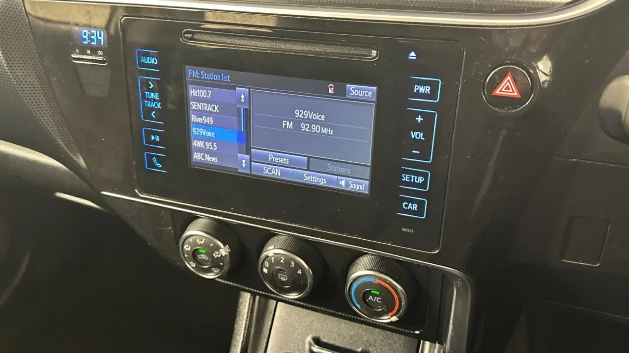 2015 Toyota Corolla Gallery Image 11