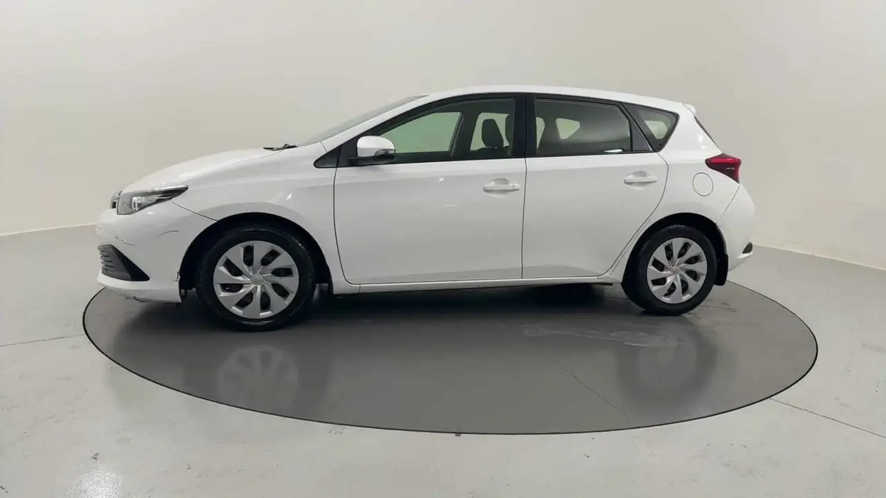 2015 Toyota Corolla Gallery Image 2