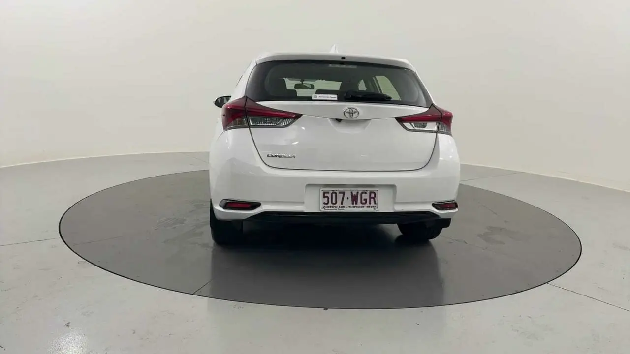 2015 Toyota Corolla Gallery Image 4