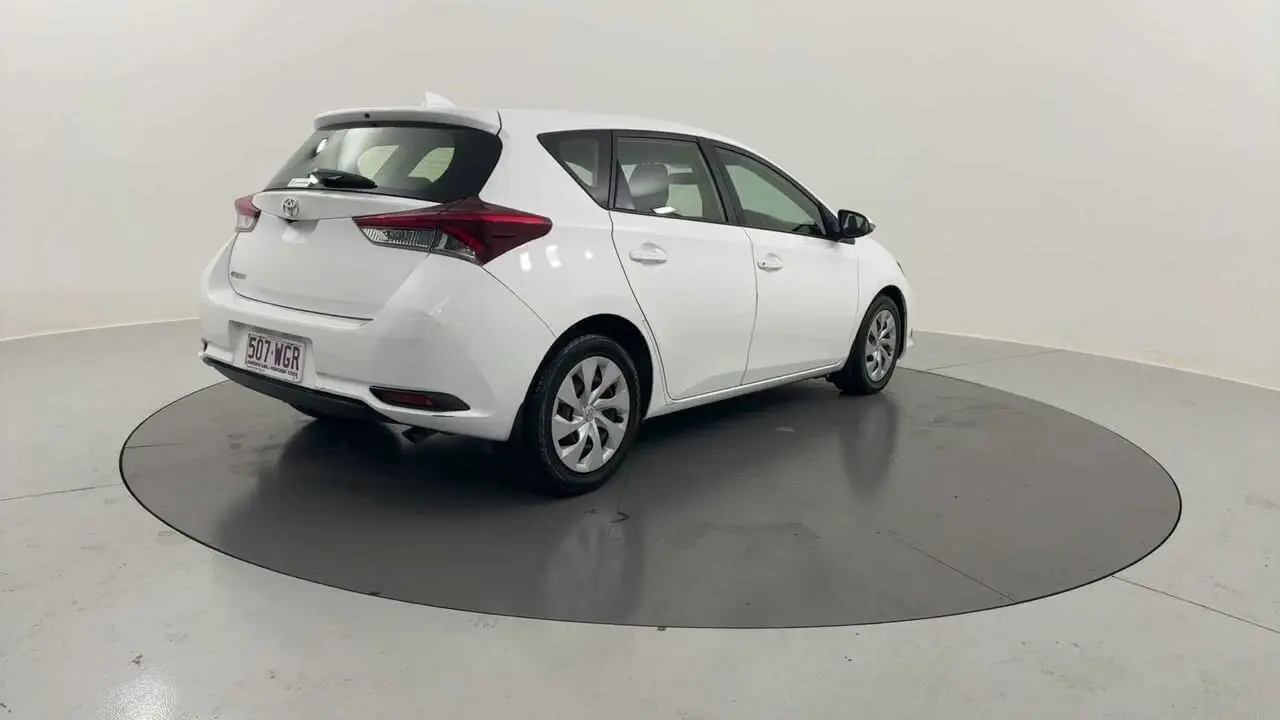 2015 Toyota Corolla Gallery Image 5