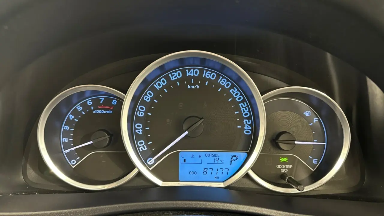 2015 Toyota Corolla Gallery Image 9