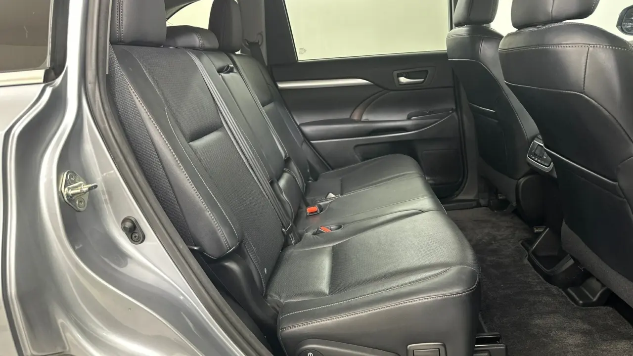 2014 Toyota Kluger Gallery Image 17