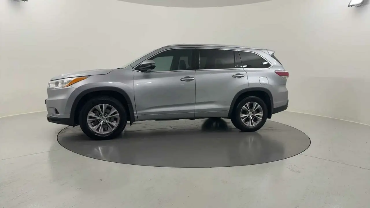 2014 Toyota Kluger Gallery Image 2