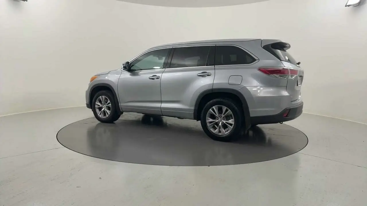 2014 Toyota Kluger Gallery Image 3