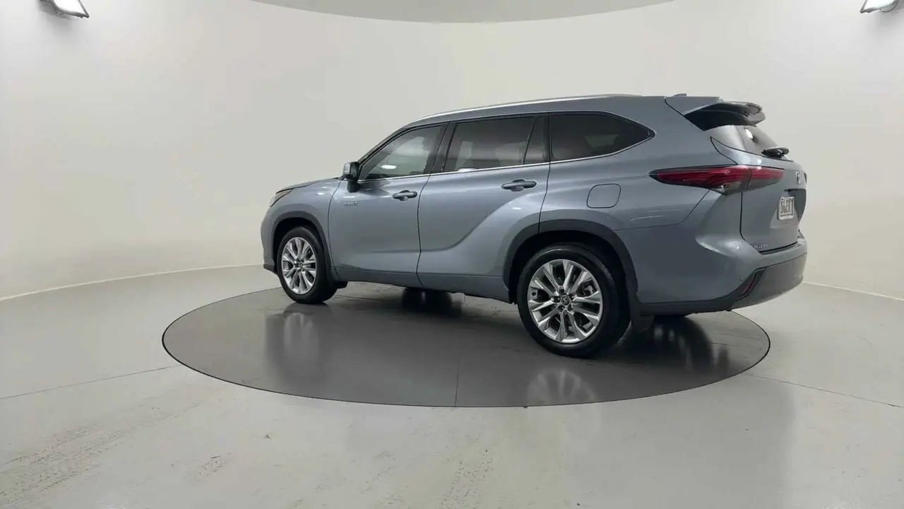 2022 Toyota Kluger Gallery Image 3